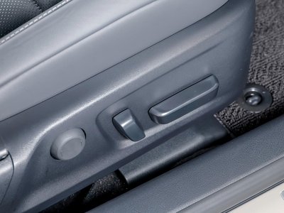 2025 Lexus IS thumbnail 53
