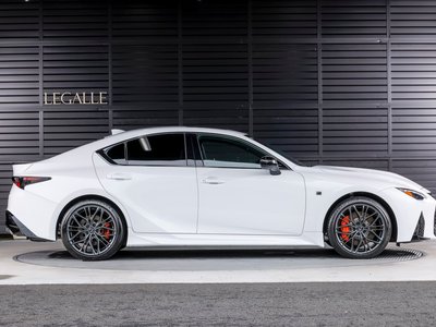 2025 Lexus IS thumbnail 29