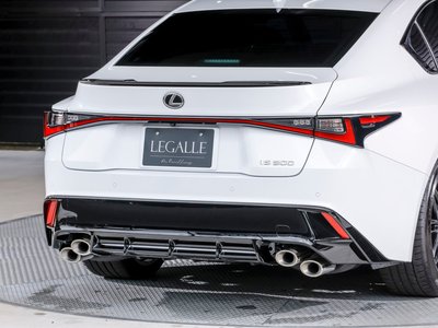 2025 Lexus IS photo 11