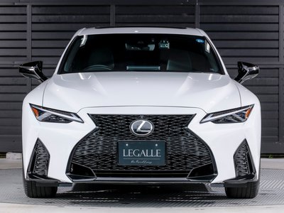 2025 Lexus IS thumbnail 27