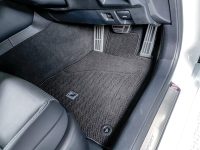 2025 Lexus IS thumbnail 47