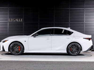 2025 Lexus IS photo 10