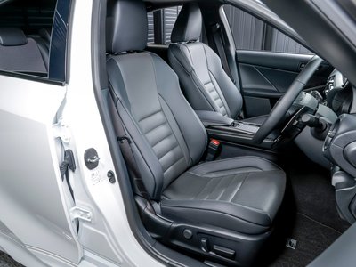 2025 Lexus IS photo 16