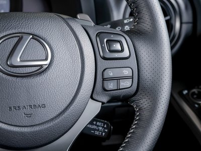 2025 Lexus IS thumbnail 51