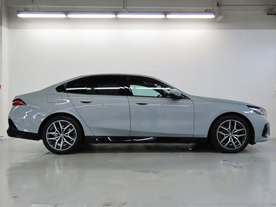 2026 BMW 5 SERIES photo 8