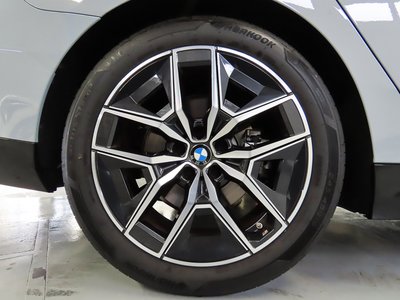 2026 BMW 5 SERIES thumbnail 27