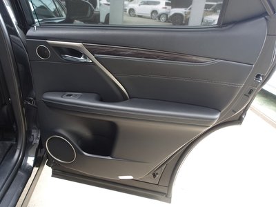 صورة 47 لـ 2022 Lexus RX