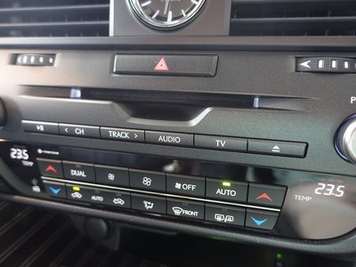 صورة 40 لـ 2022 Lexus RX