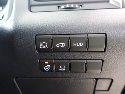 صورة 38 لـ 2022 Lexus RX