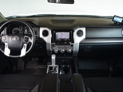 2018 Toyota TUNDRA 照片 2