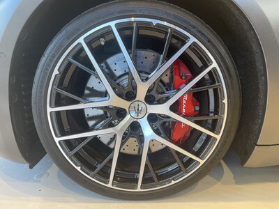 صورة 11 لـ 2024 Maserati GRANTURISMO