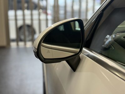 2024 Mercedes-BENZ GLC thumbnail 34