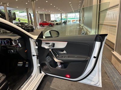 2025 Mercedes-BENZ CLA thumbnail 32