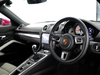 صورة مصغرة 6 لـ 2024 Porsche 718