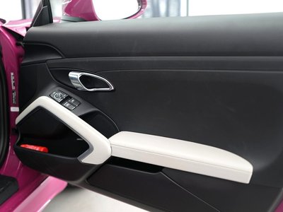 صورة مصغرة 8 لـ 2024 Porsche 718
