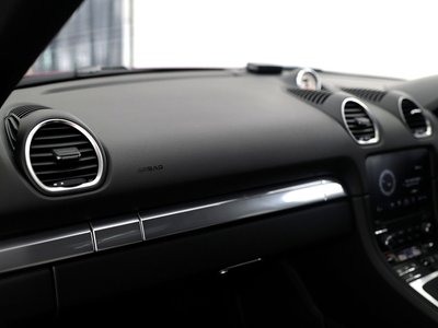 صورة مصغرة 16 لـ 2024 Porsche 718