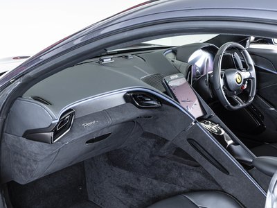 صورة 19 لـ 2021 Ferrari ROMA
