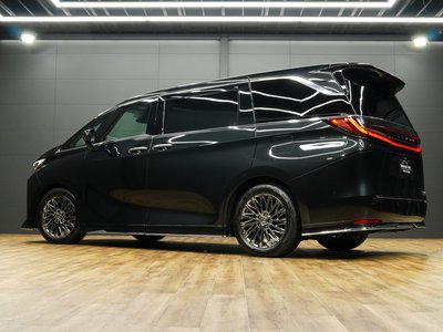 صورة 52 لـ 2024 Lexus LM