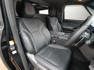 صورة 70 لـ 2024 Lexus LM