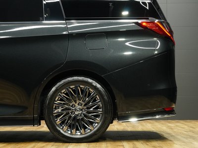 صورة 30 لـ 2024 Lexus LM