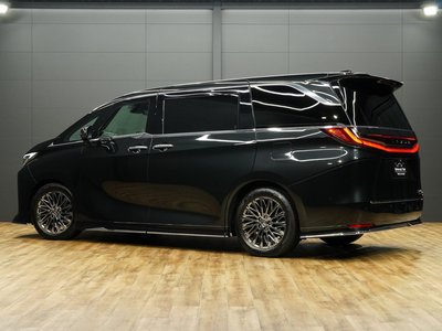 صورة 15 لـ 2024 Lexus LM