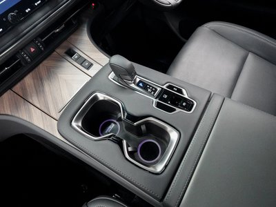 صورة 77 لـ 2024 Lexus LM