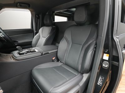 صورة 73 لـ 2024 Lexus LM