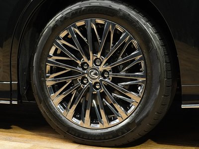صورة 57 لـ 2024 Lexus LM
