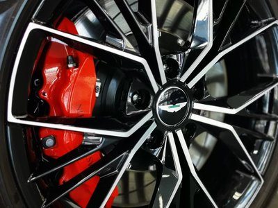 2022 Aston Martin VANTAGE — миниатюра 5