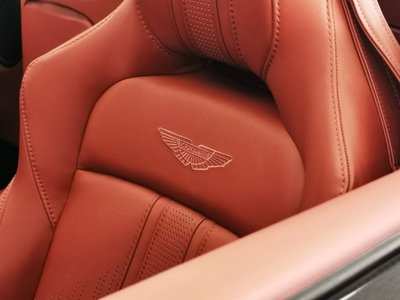2022 Aston Martin VANTAGE — миниатюра 32