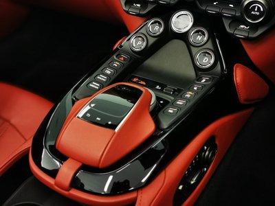 2022 Aston Martin VANTAGE — миниатюра 21