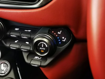 2022 Aston Martin VANTAGE — миниатюра 20