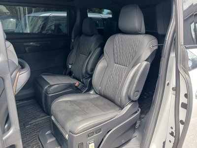 2024 Toyota ALPHARD — фото 4