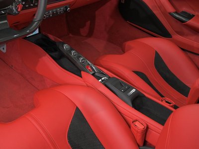 2021 Ferrari F8 SPIDER — фото 28