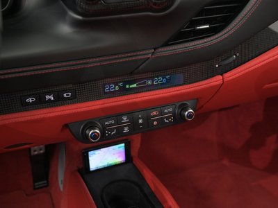 2021 Ferrari F8 SPIDER — фото 27