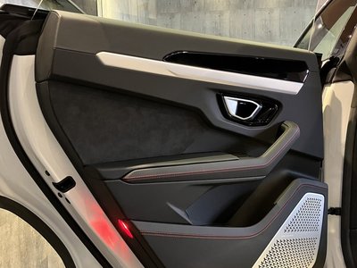 2019 Lamborghini URUS 照片 36