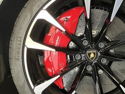 2019 Lamborghini URUS 照片 33
