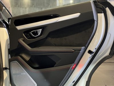 2019 Lamborghini URUS 照片 37