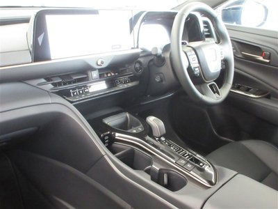 2025 Toyota CROWN SPORT — фото 12