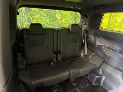 2025 Toyota ALPHARD — фото 10