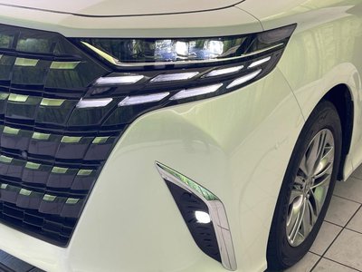 2025 Toyota ALPHARD — фото 13