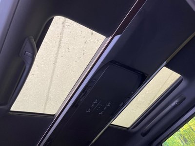2025 Toyota ALPHARD — фото 3