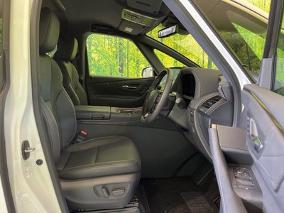2025 Toyota ALPHARD — фото 8