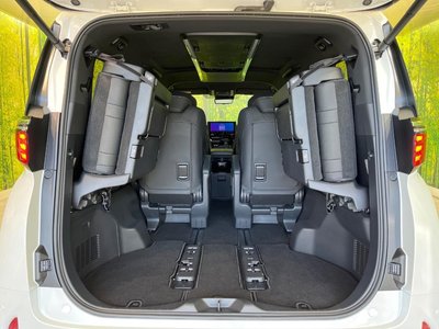 2025 Toyota ALPHARD — фото 36