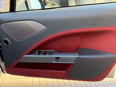 2014 Aston Martin RAPIDE 缩略图 49