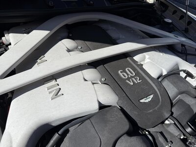 2014 Aston Martin RAPIDE 缩略图 77