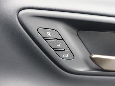 صورة 7 لـ 2023 Toyota CROWN SPORT
