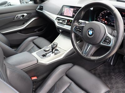 صورة 16 لـ 2020 BMW 3 SERIES