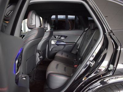 2025 Mercedes-BENZ GLC AMG 照片 3