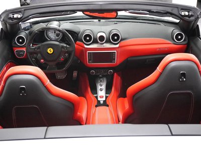 2015 Ferrari CALIFORNIA T — фото 14
